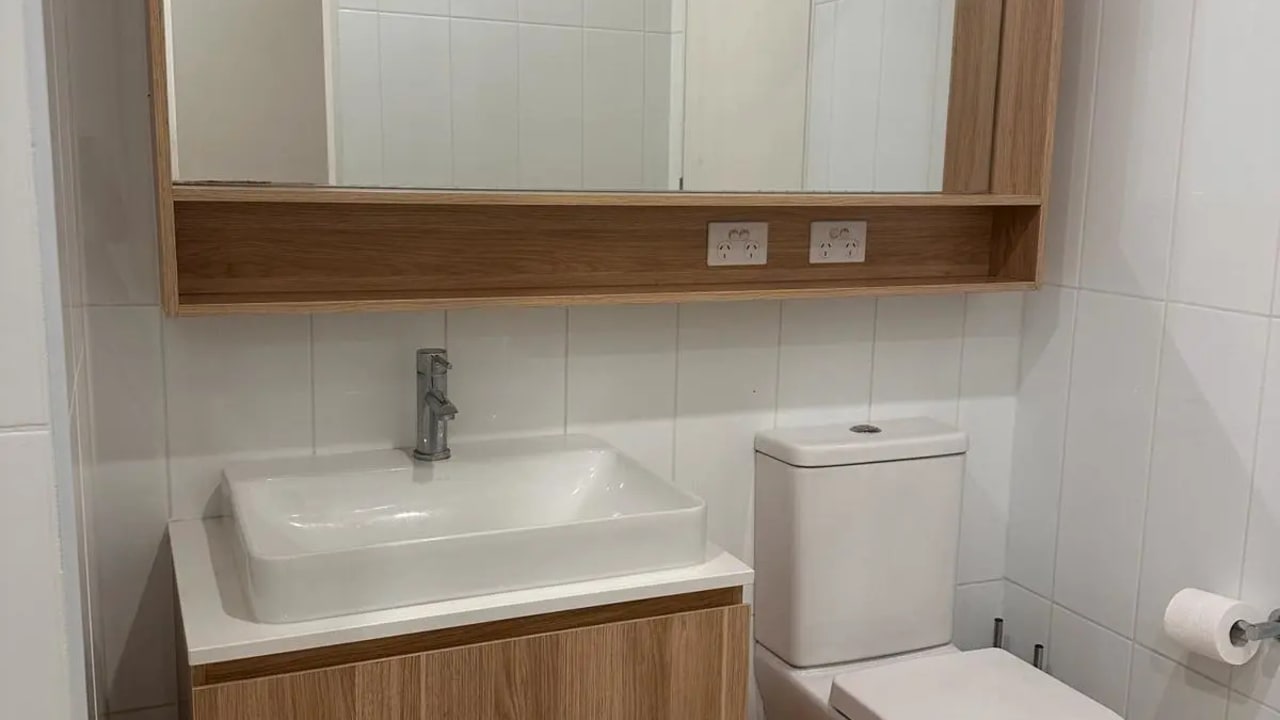 Furnished room with own bathroom