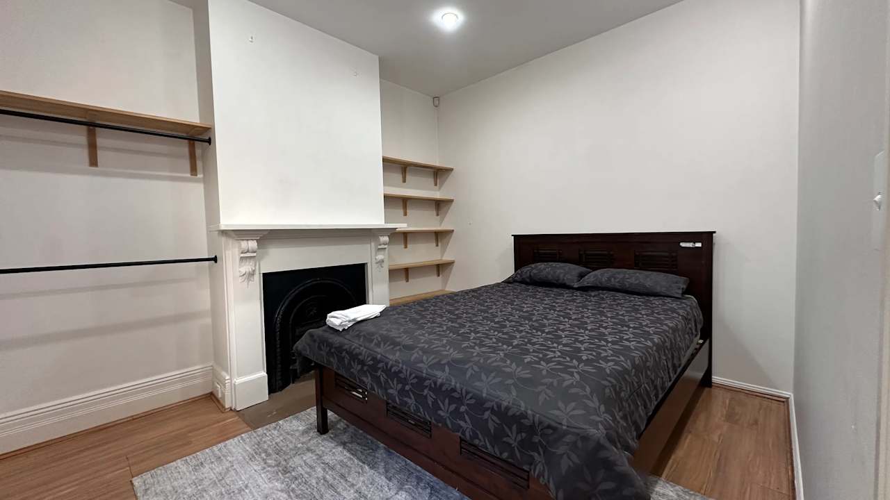 Furnished room in a flatshare