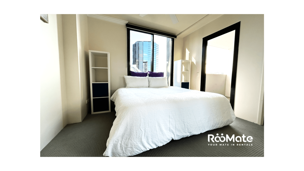 Furnished room with ensuite in a flatshare