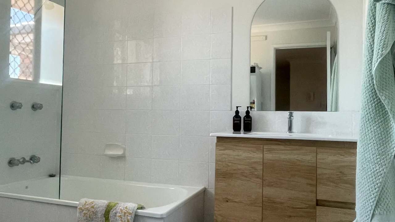 Unfurnished room with own bathroom