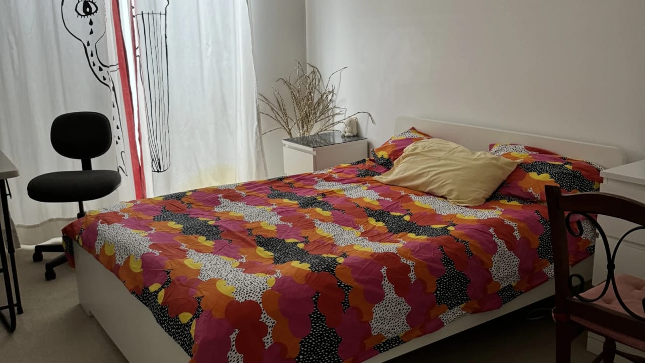 Furnished room with ensuite in a flatshare