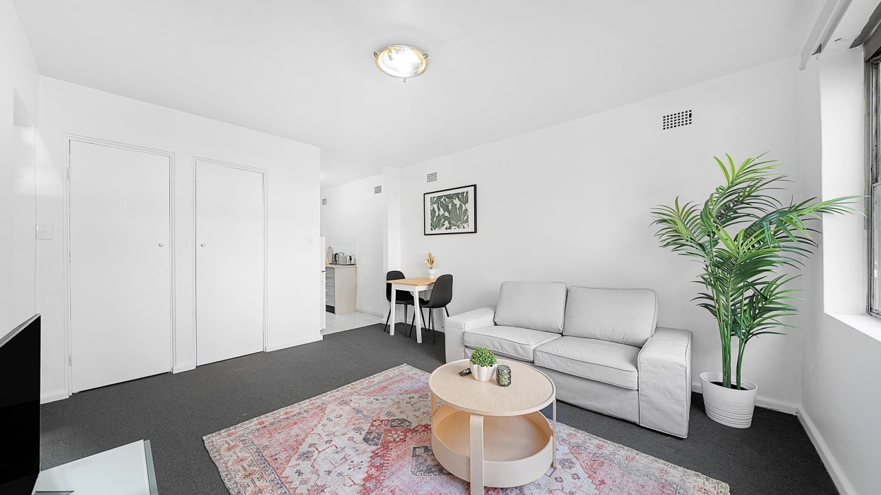 Whole property with 2 rooms for rent