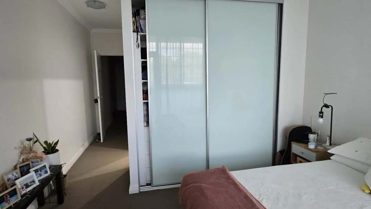 Unfurnished room with ensuite in a flatshare