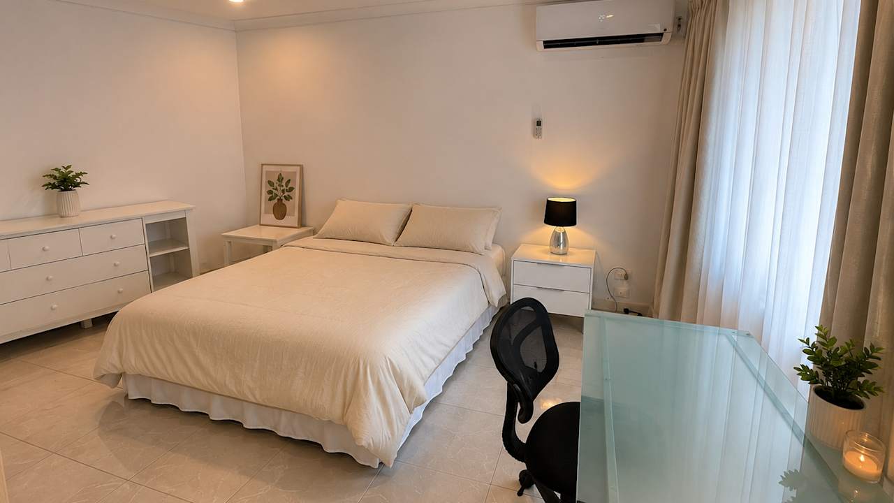 Furnished room in a share house
