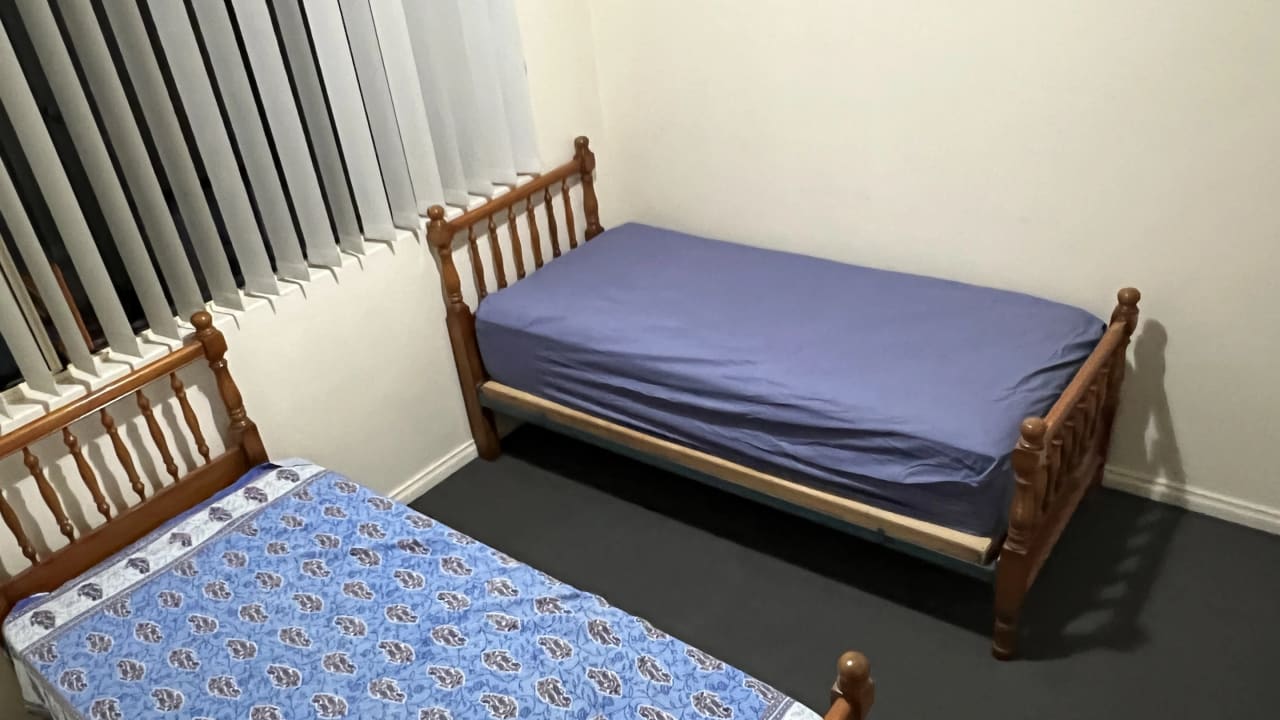 Furnished room in a flatshare