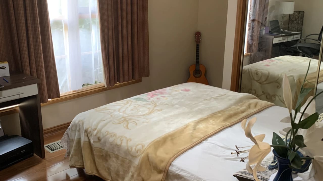 Room in a share house