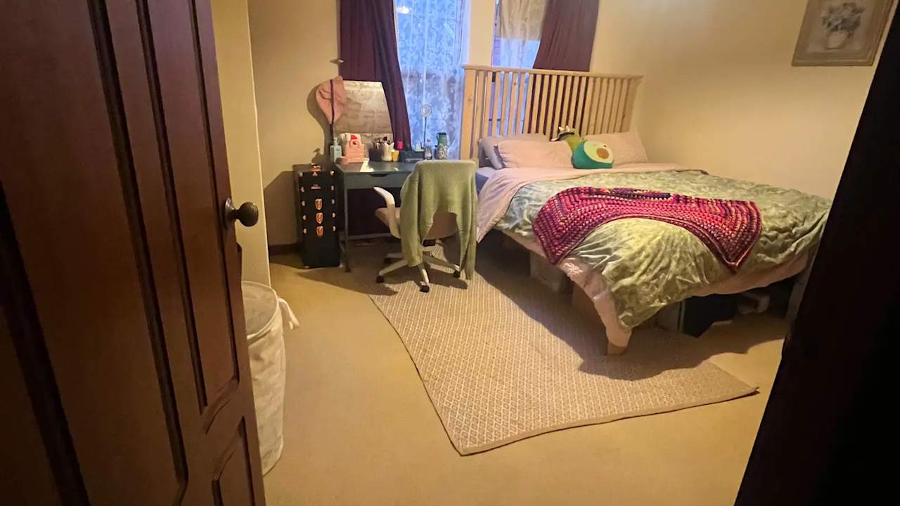 Unfurnished room in a share house