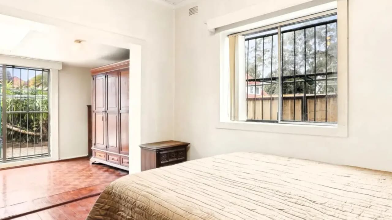 Furnished room in a share house