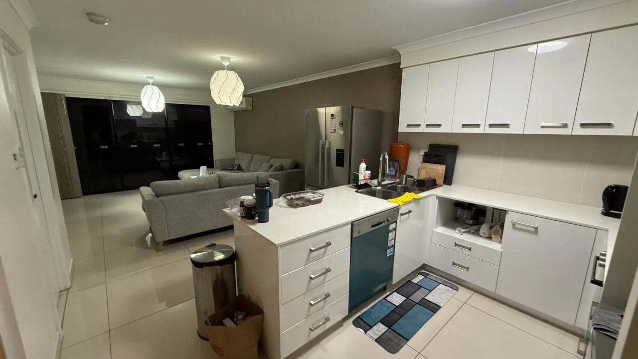 Room in a share house