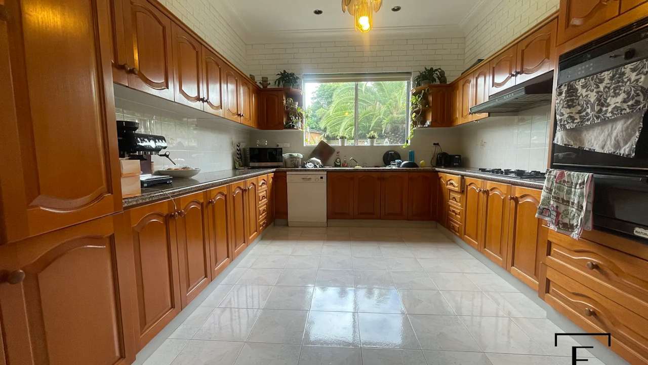 Whole property with 4 rooms for rent