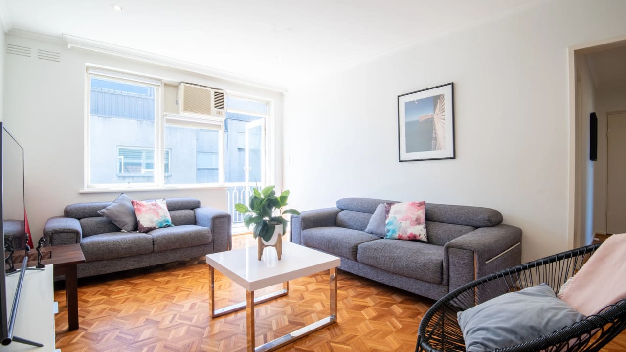 Whole property with 2 rooms for rent