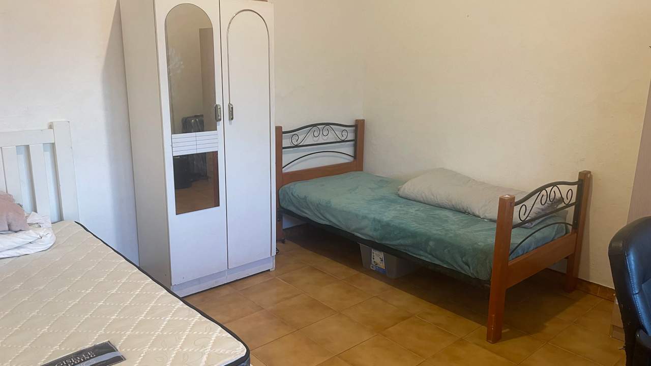 Furnished room in a share house