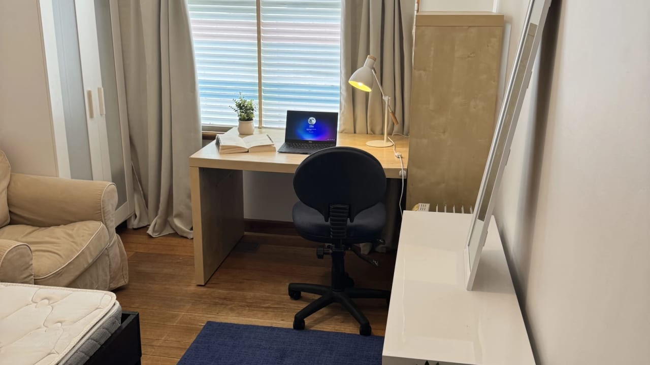 Furnished room in a share house
