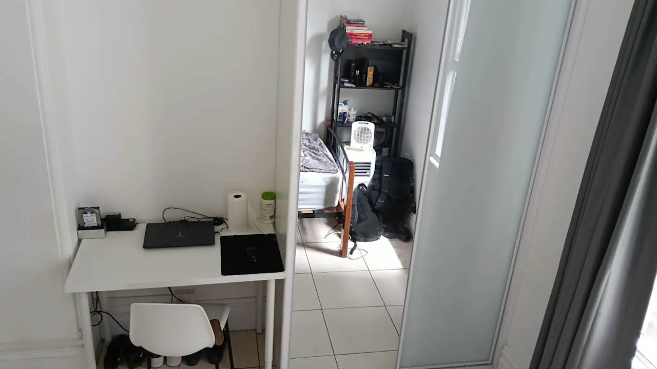 Furnished room in a share house