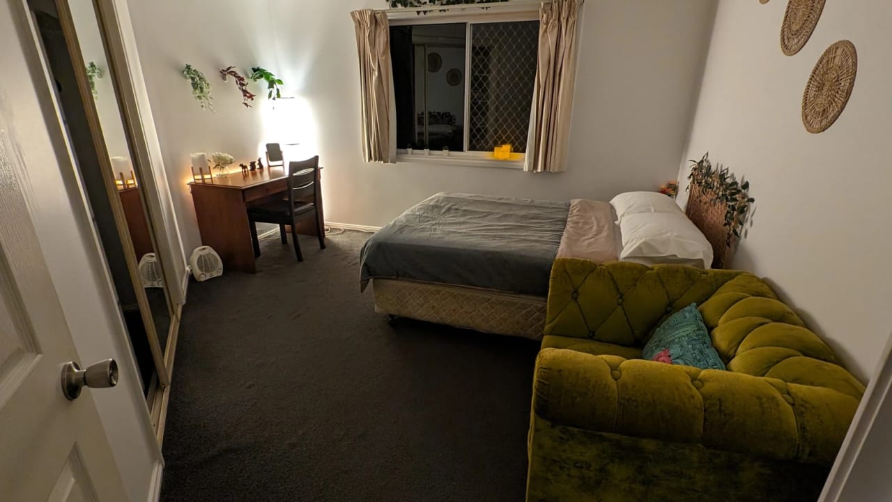 Furnished room with own bathroom