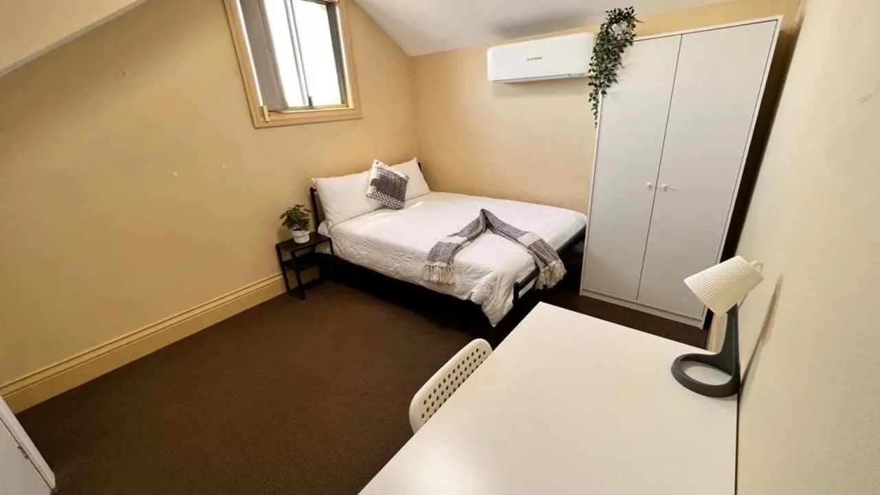 Furnished room with ensuite in a flatshare
