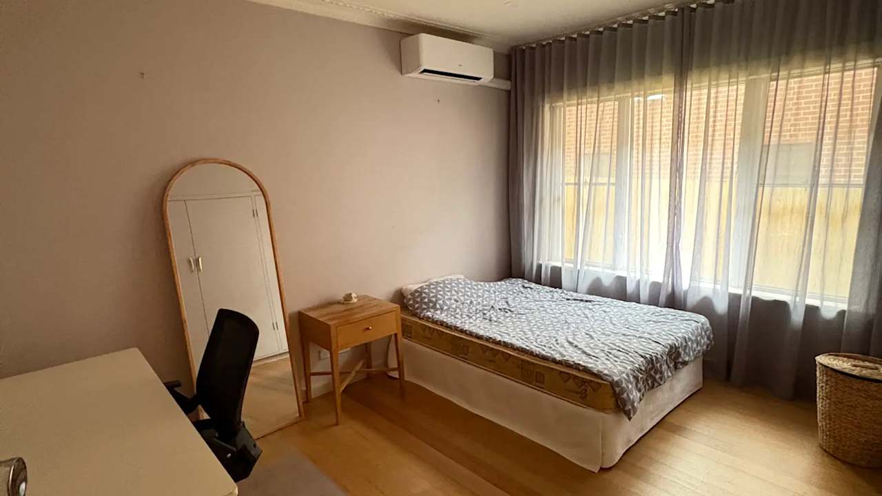 Furnished room in a share house