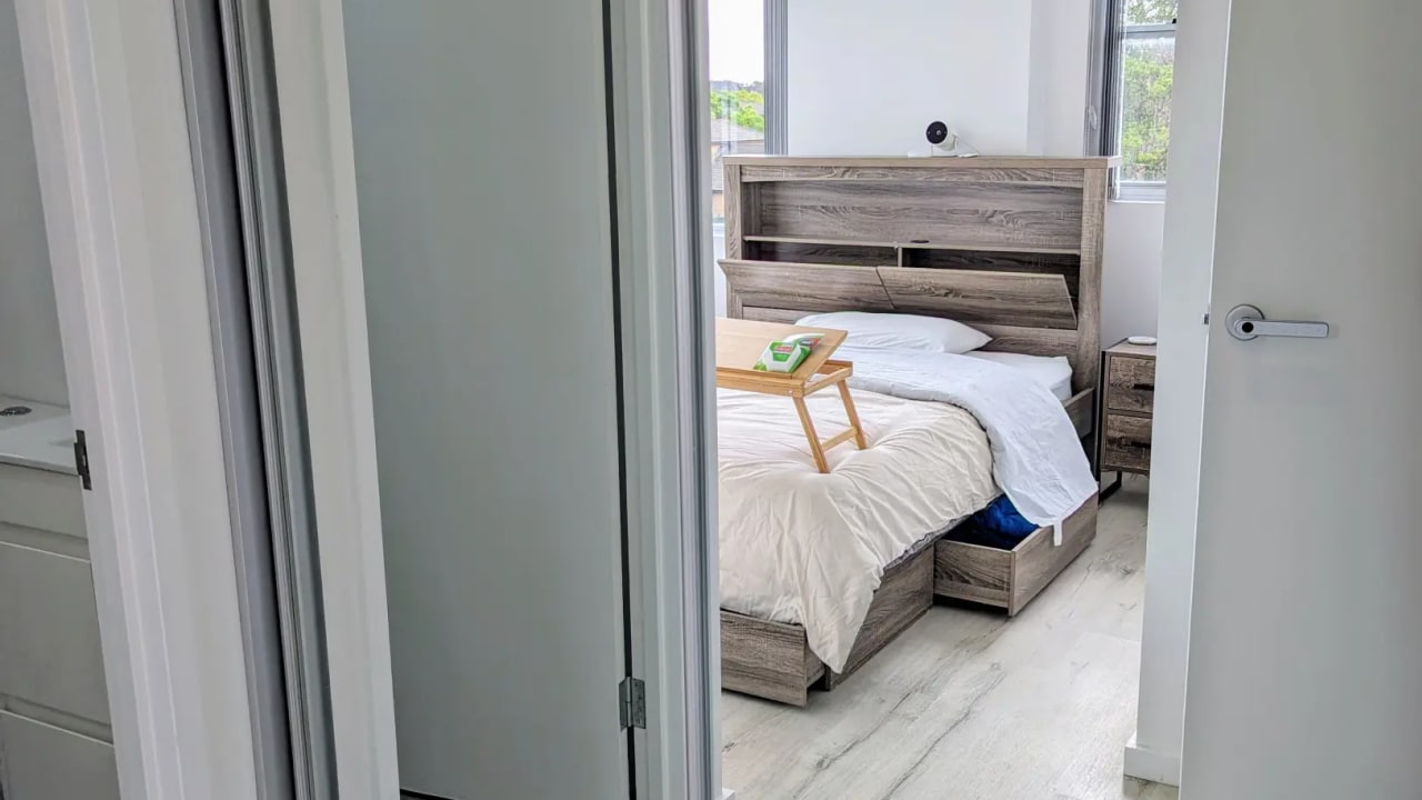 Furnished room with ensuite in a flatshare