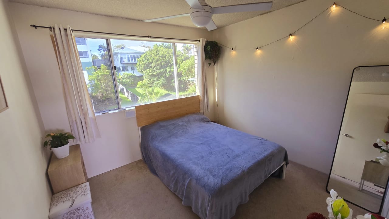 Furnished room in a flatshare