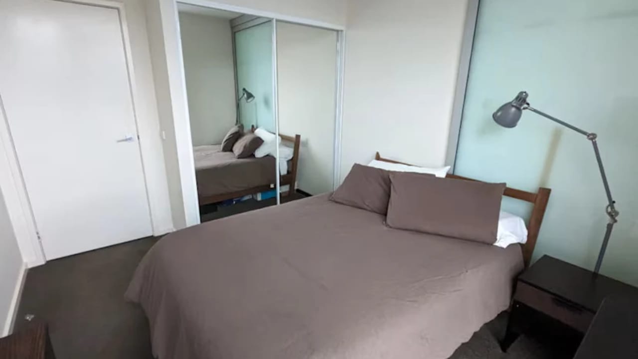 Unfurnished room in a flatshare