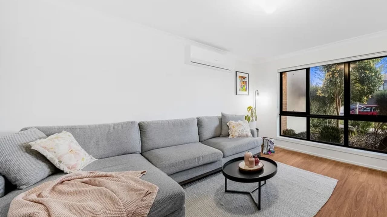 Room in a share house