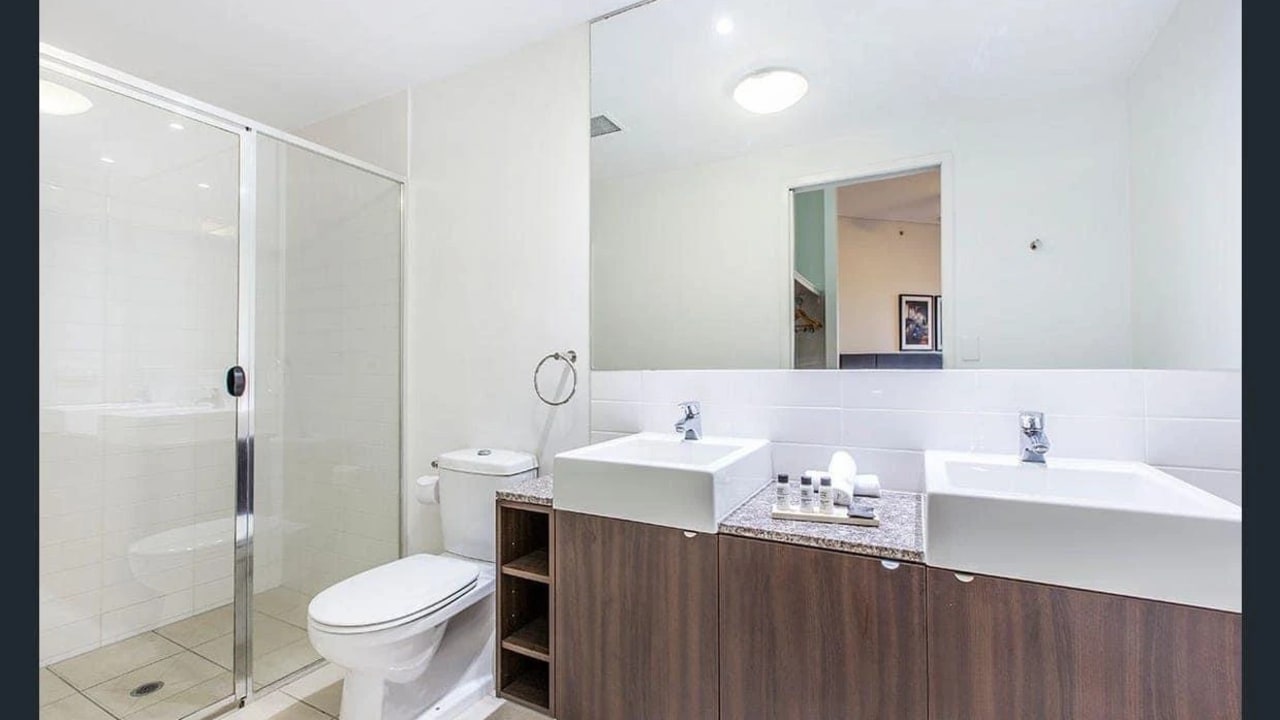 Furnished room with own bathroom