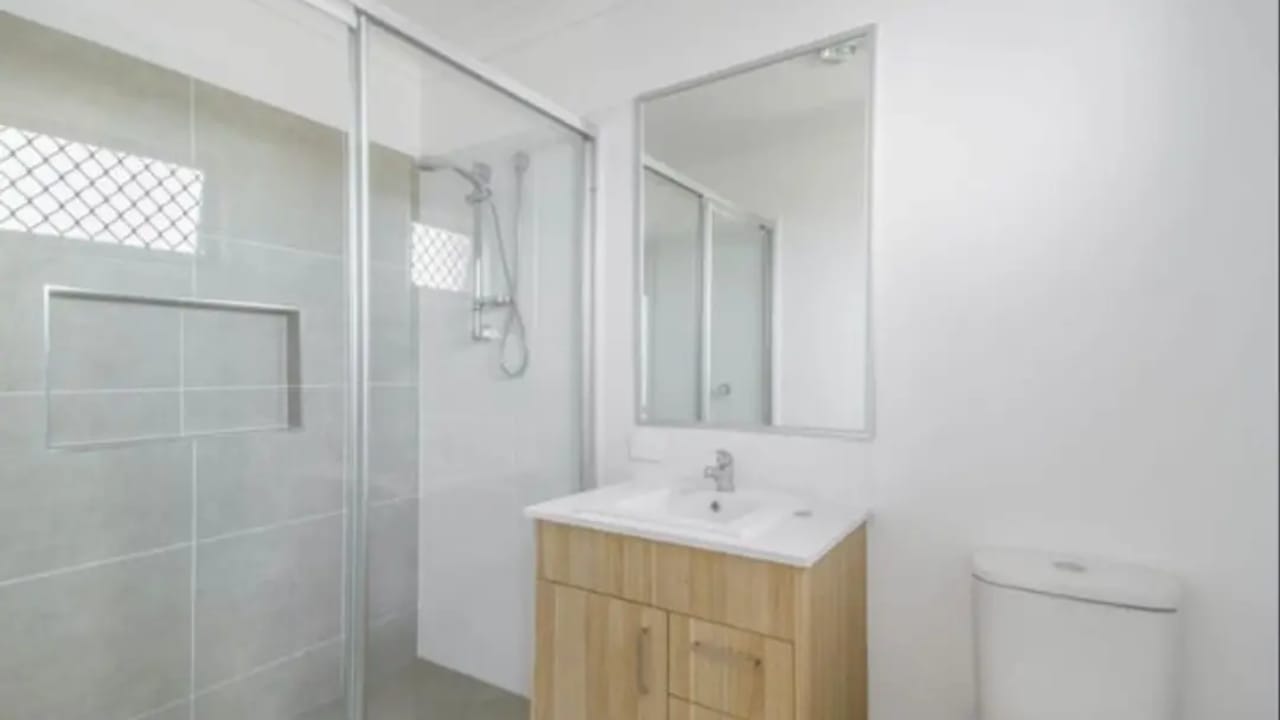 Room with ensuite in a share house