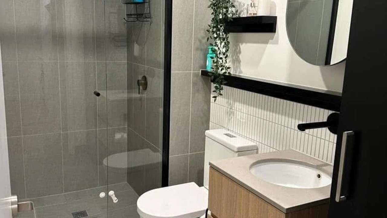 Furnished room with own bathroom