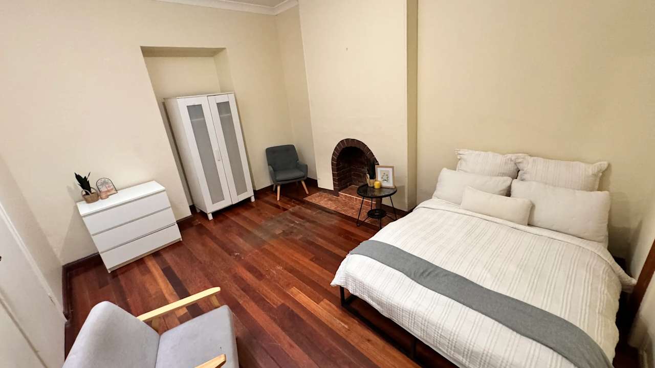 Furnished room in a share house