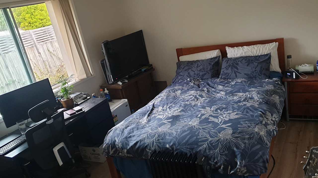 Room in a share house