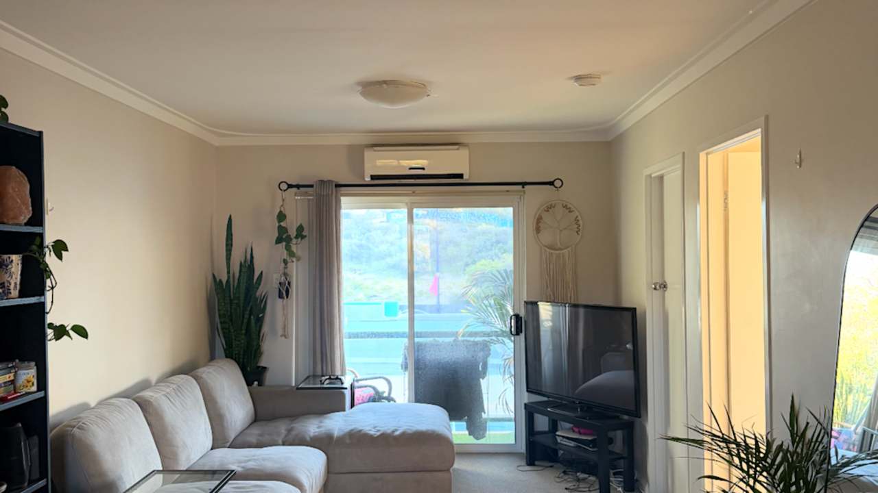 Room in a share house
