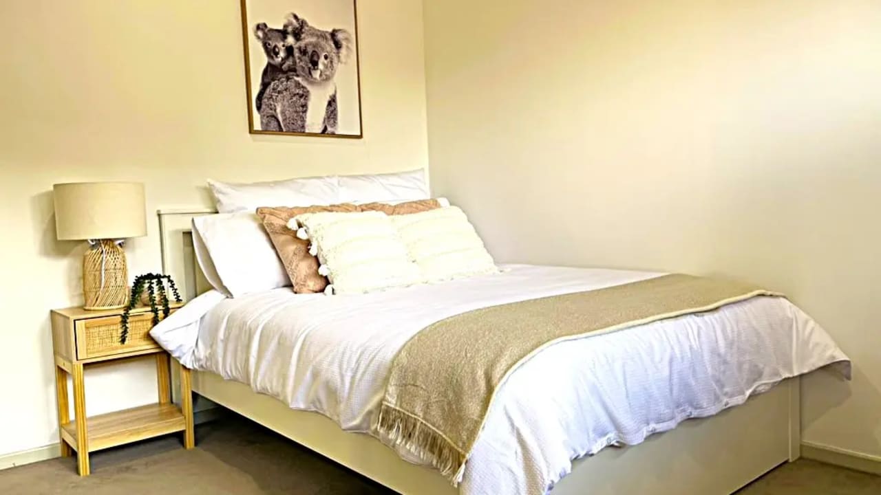 Furnished room in a share house