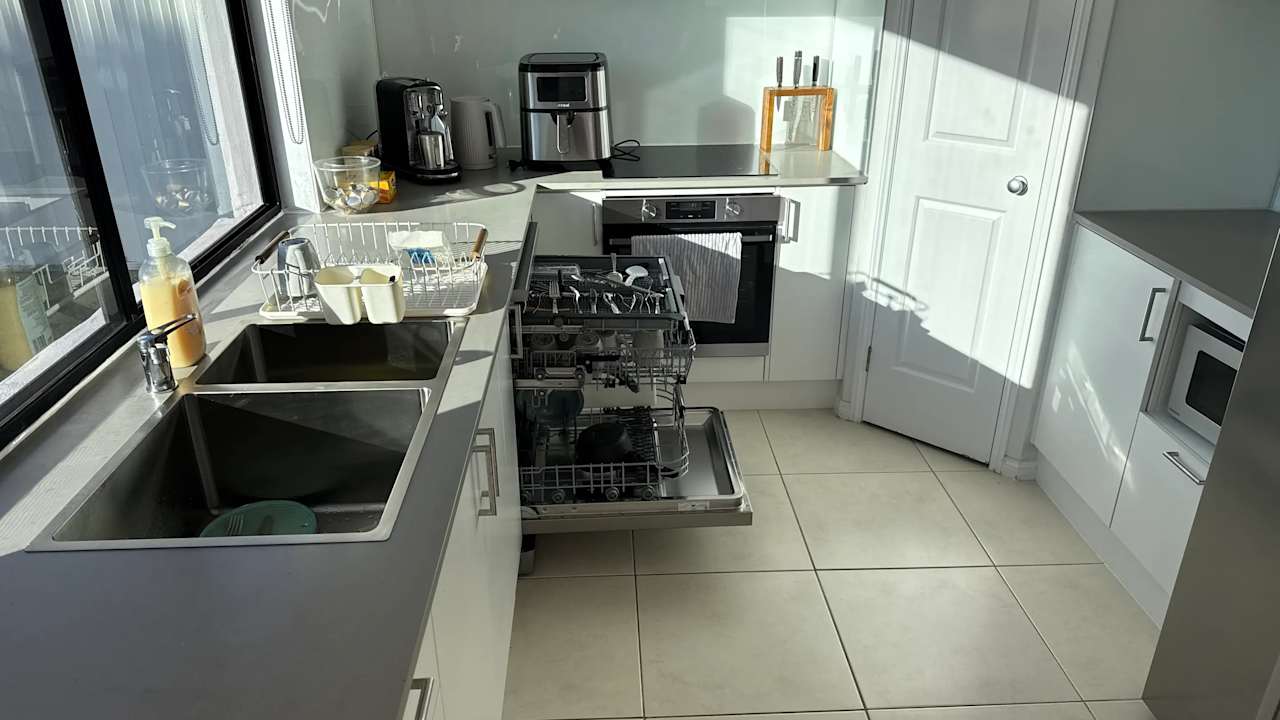 Furnished room with own bathroom