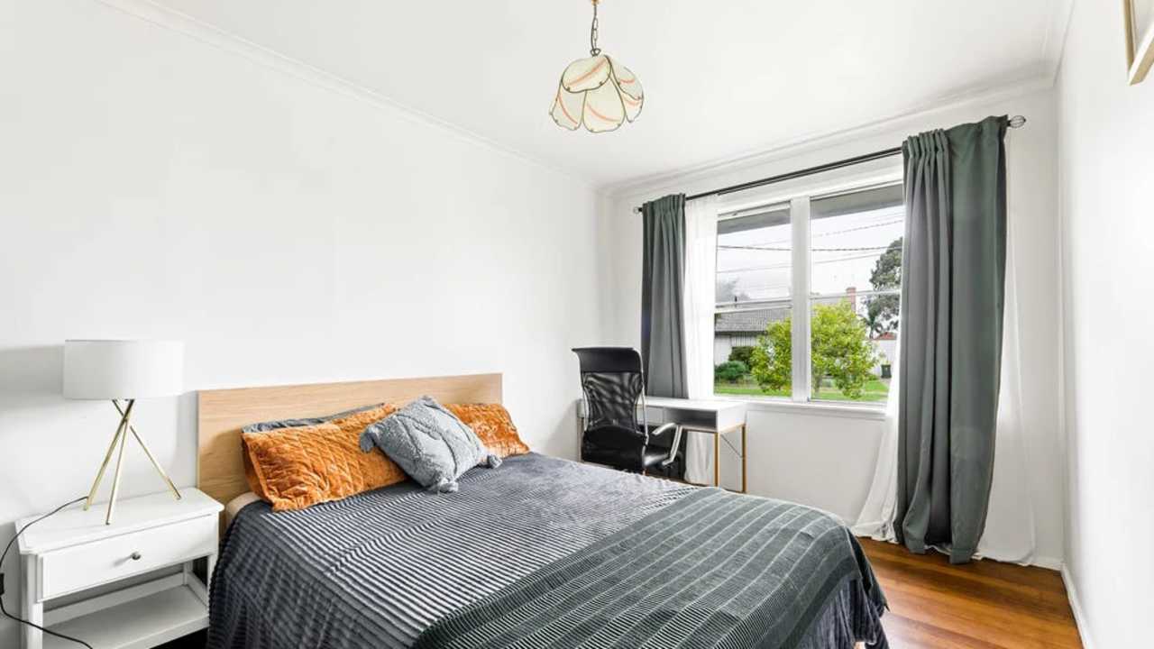 Whole property with 3 rooms for rent