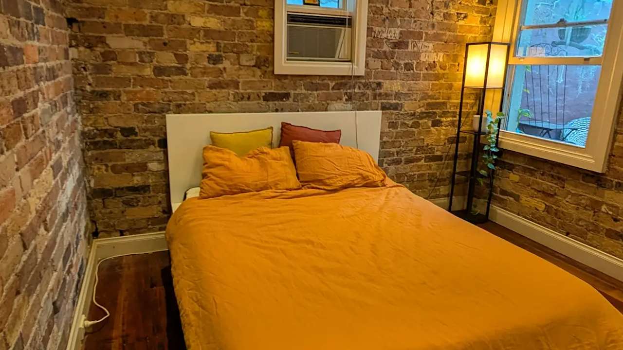 Room in a share house