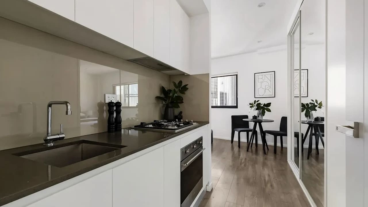 Room studio flat for rent