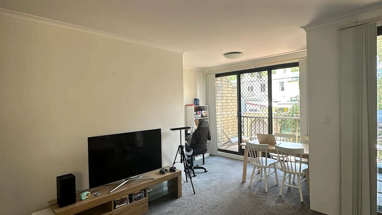 Furnished room in a share house