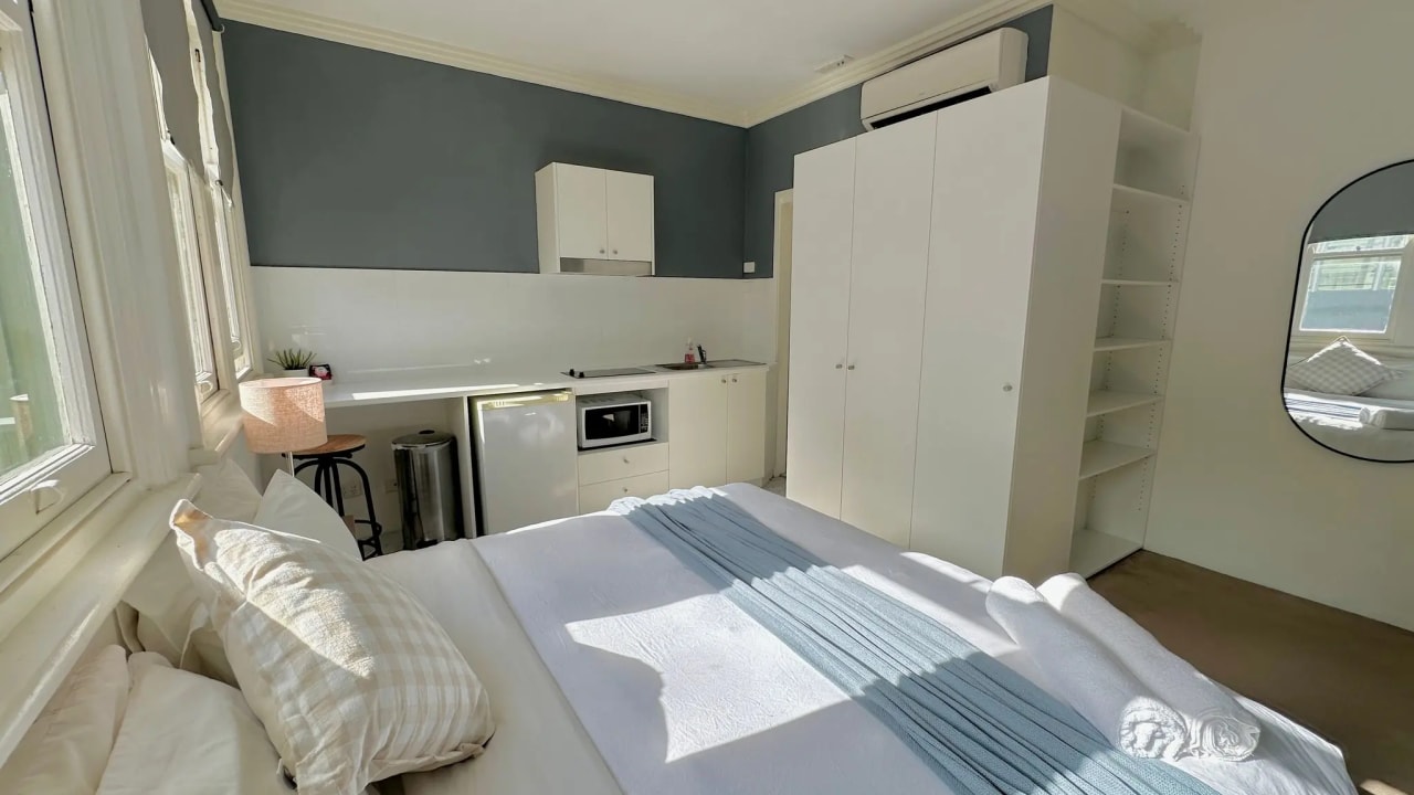 Furnished room with own bathroom