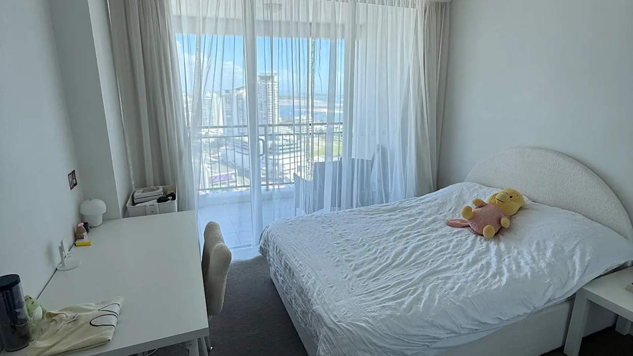 Unfurnished room with own bathroom