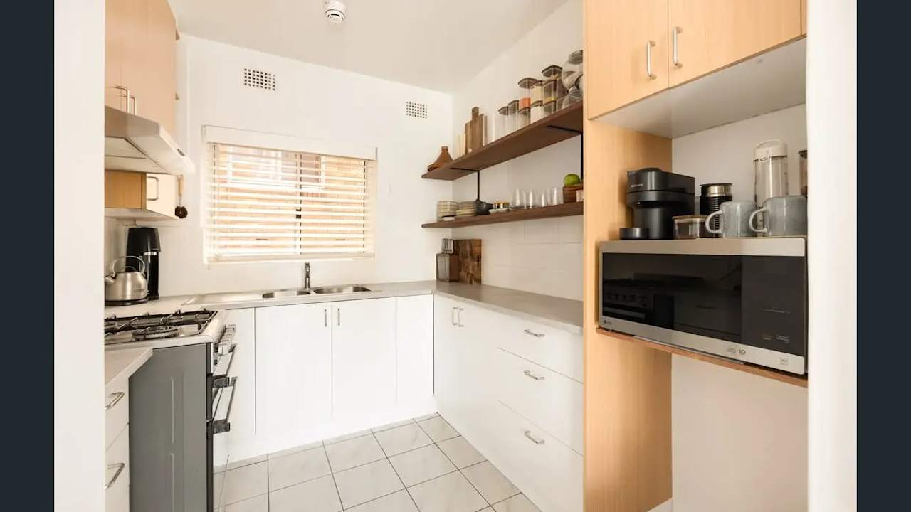 Furnished room in a share house