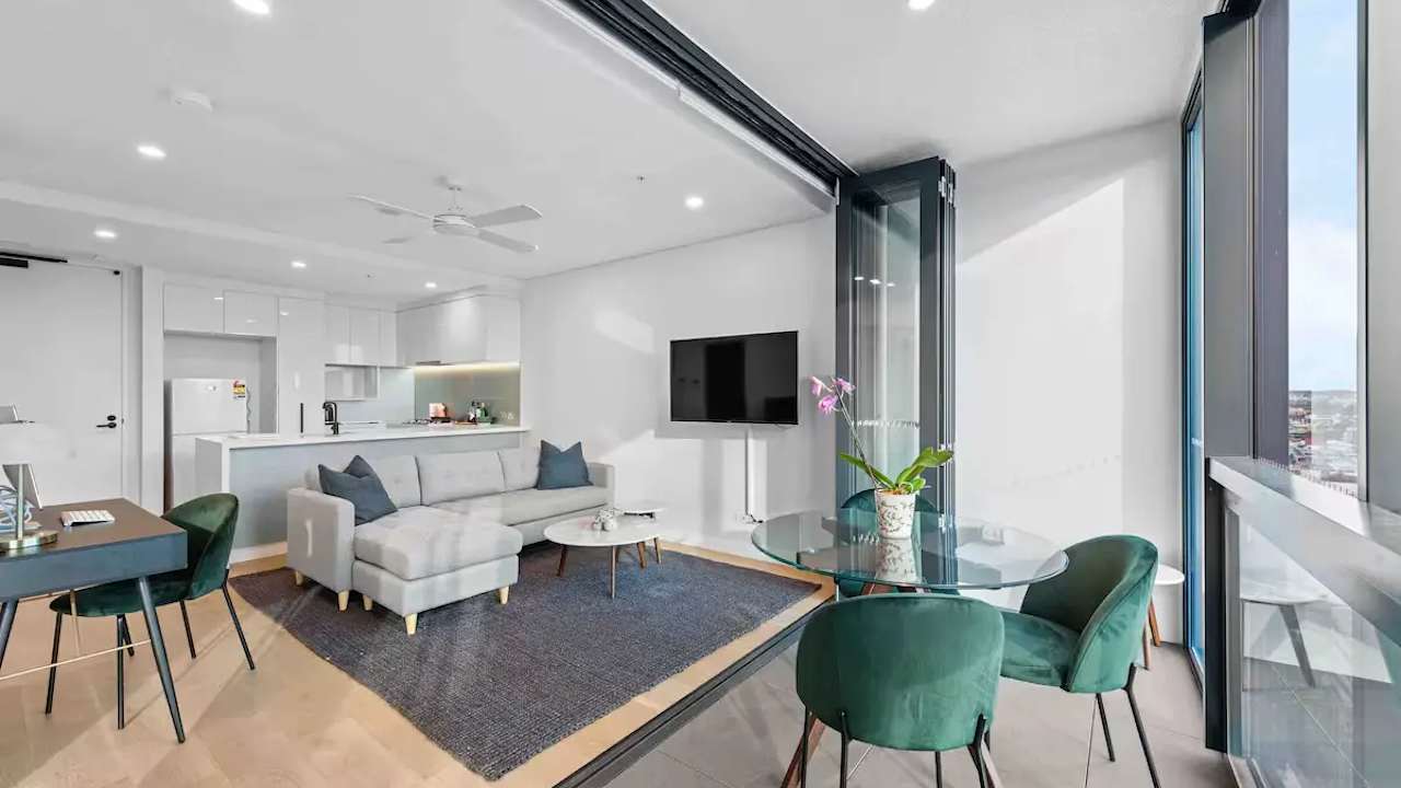 Whole property with 2 rooms for rent