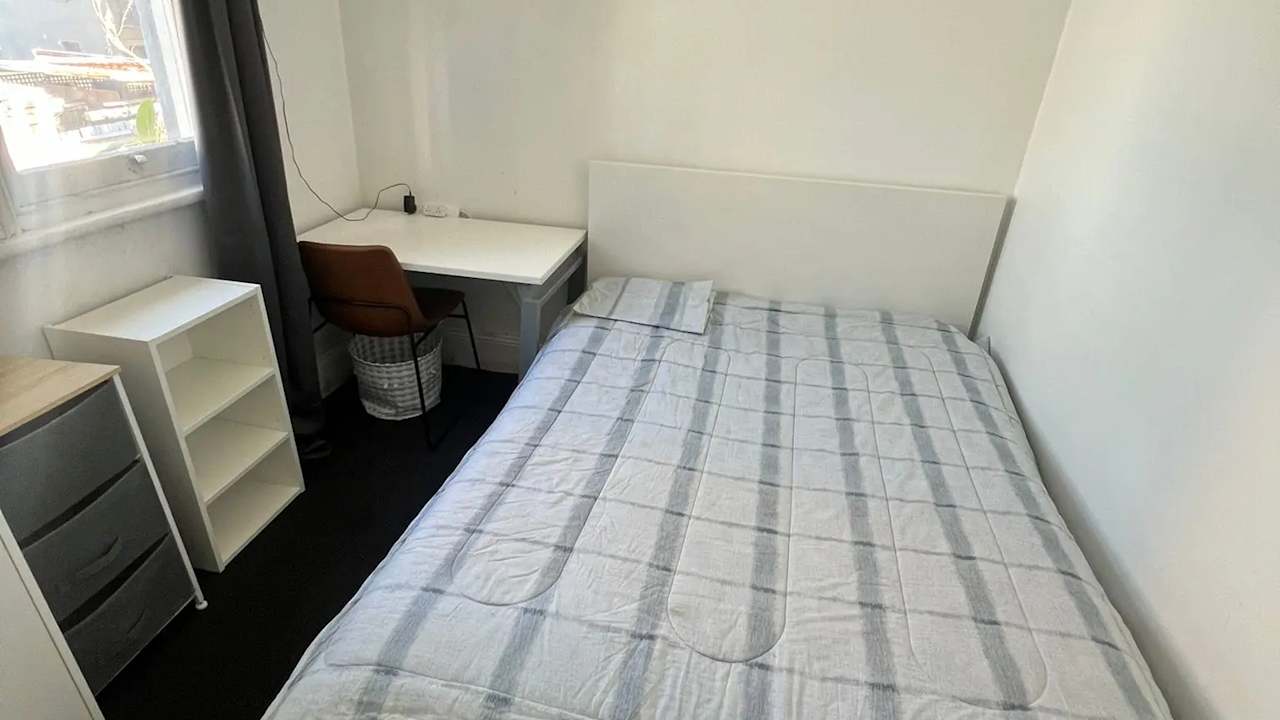 Furnished room in a share house