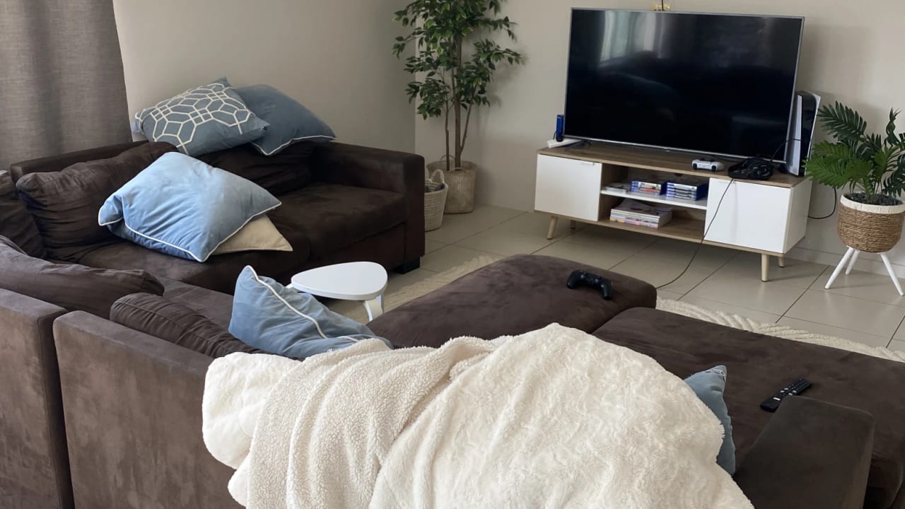 Unfurnished room in a share house