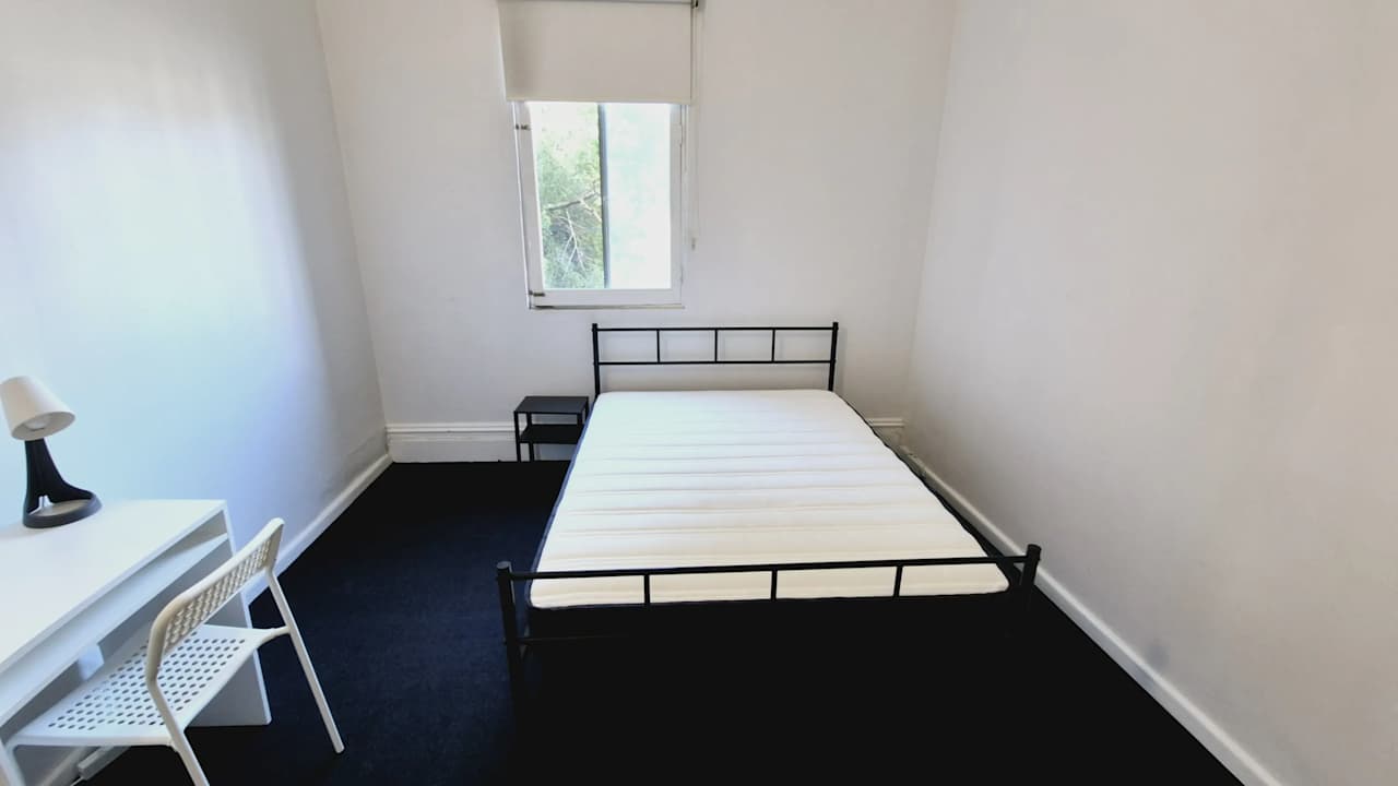 Furnished room in a flatshare