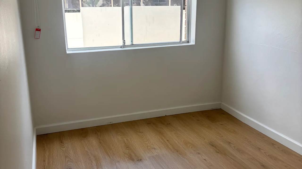 Unfurnished room in a flatshare