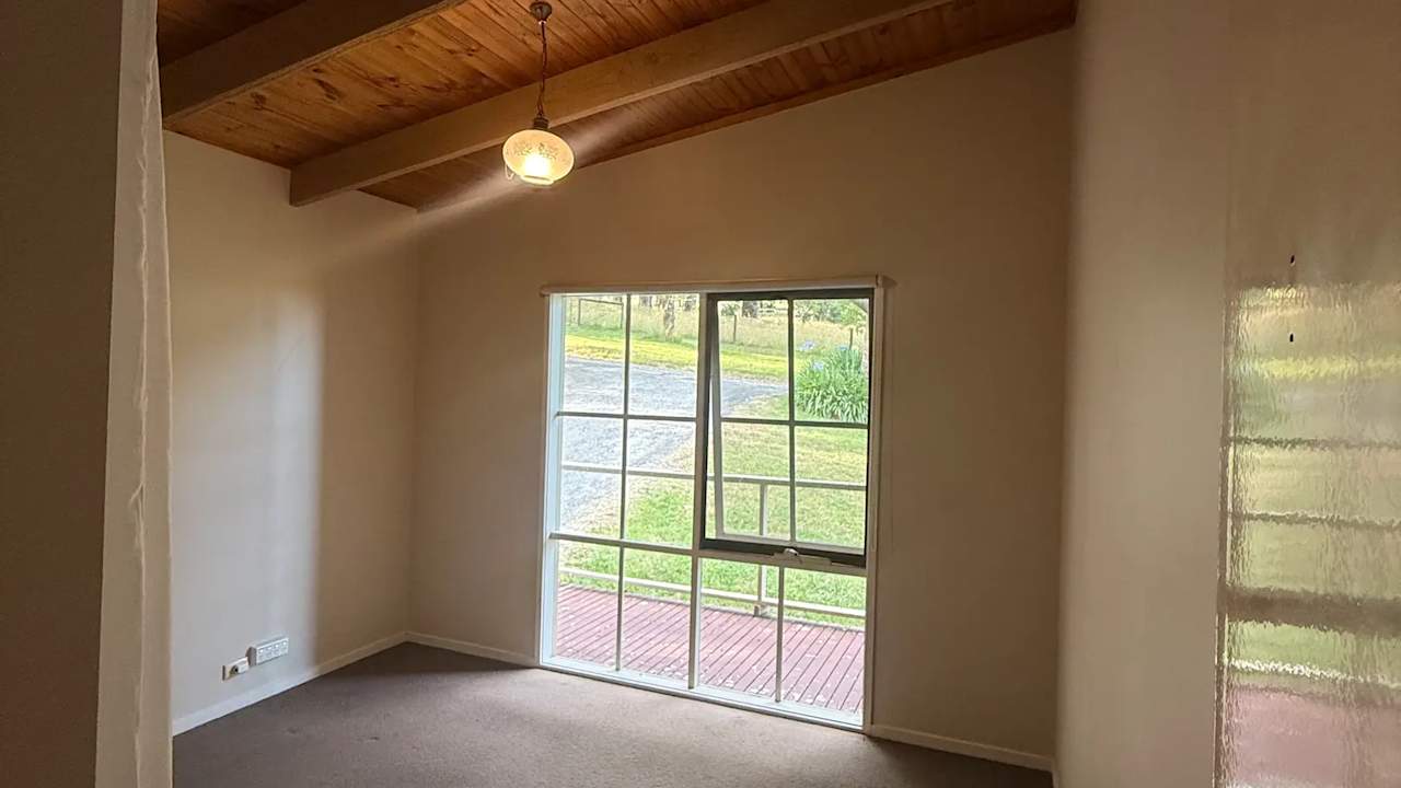 Unfurnished room with own bathroom