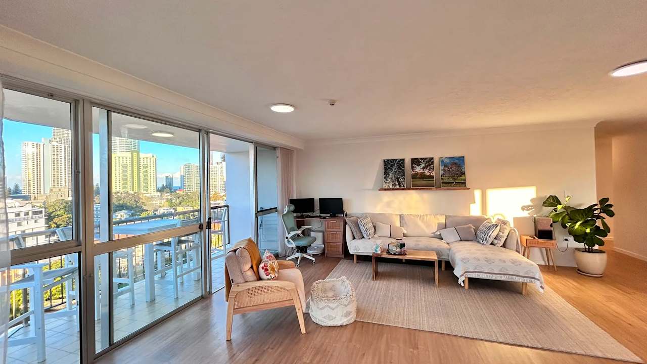 Furnished room with ensuite in a flatshare