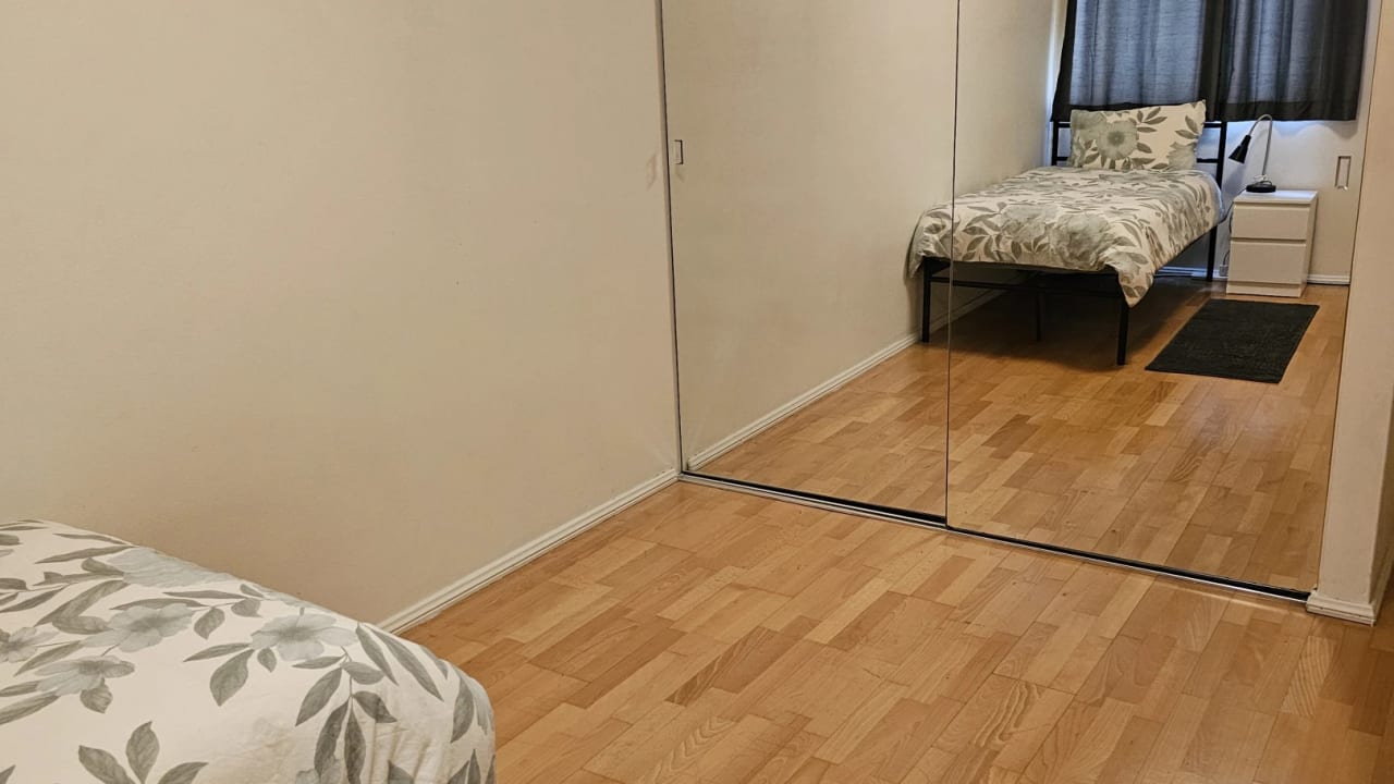 Furnished room in a flatshare