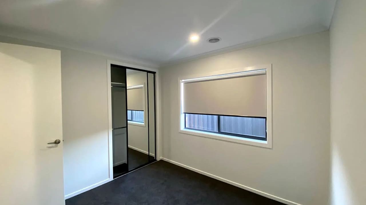 Unfurnished room in a share house