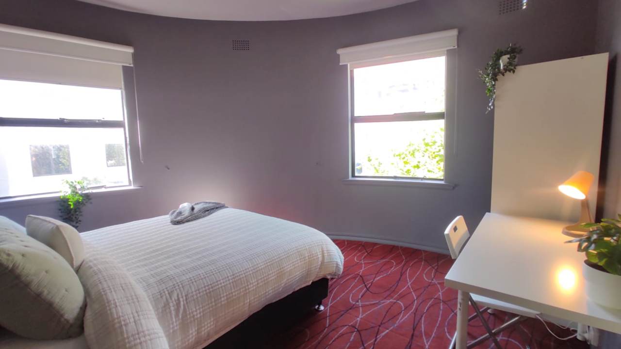 Furnished room in a flatshare